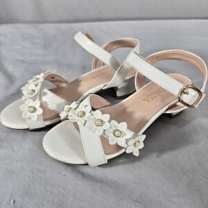 Laurmosa Girls' Open-Toe Floral Sandals with Ankle Strap Size 1 White Faux Pearl